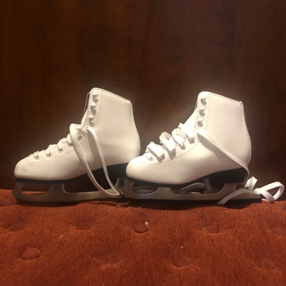 Girls ice skate size 2